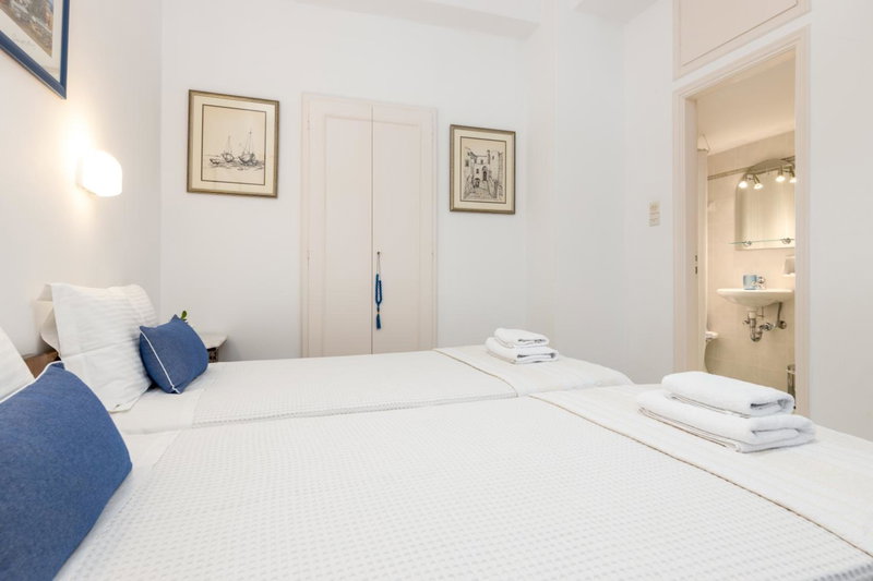 Hotel Dina, Parikia, Greece