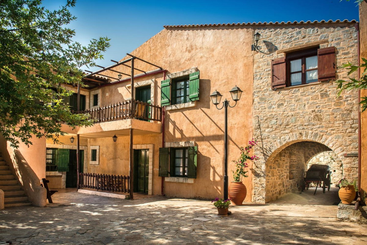 Hotel · Enagron Ecotourism Village, Axós