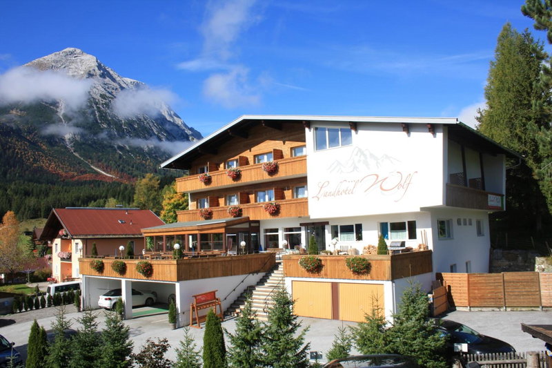 Landhotel Wolf, Telfs, Austria