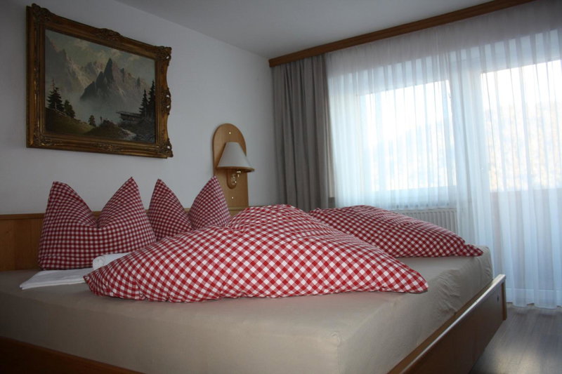 Landhotel Wolf, Telfs, Austria