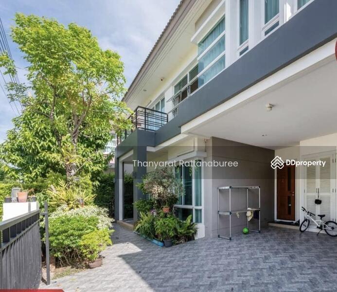 Bangkok Boulevard Teparak-Wongwaen, Samut Prakan, Thailand