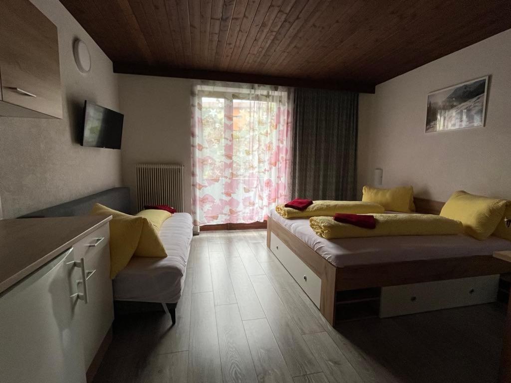 Pension Steiner, 6143 Matrei am Brenner, Brennerstr 18b!Check-in between 15 - 21 o'clock!! No breakfast, Austria