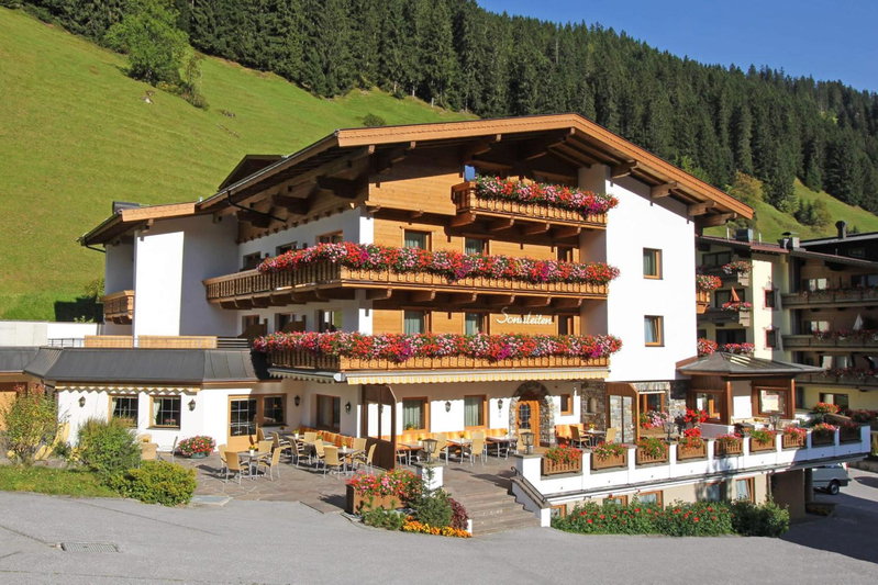 Hotel Pension Sonnleiten, Tux, Austria