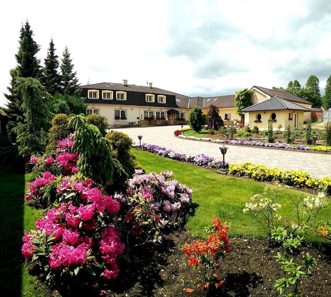 Hotel · Penzion Lucs, Heľpa