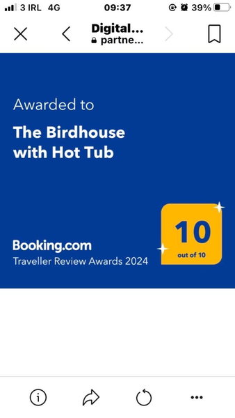 The Birdhouse with Hot Tub, Gortahork, Ireland