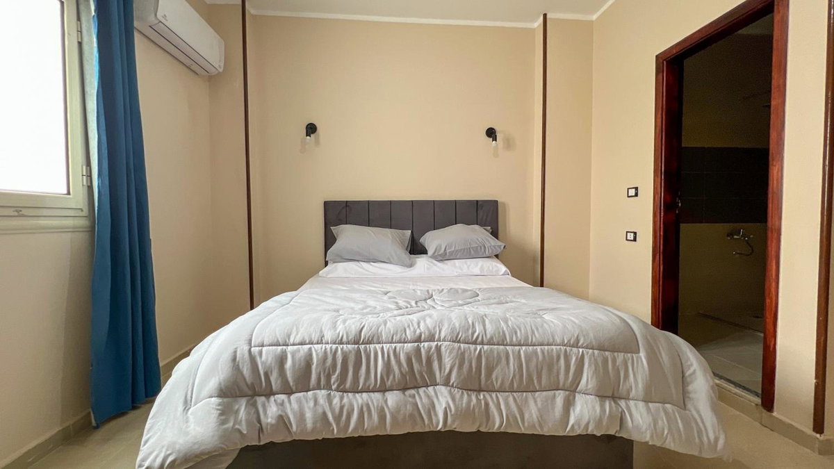 Hotel · Pyramids Road Guest House, Kirdasah