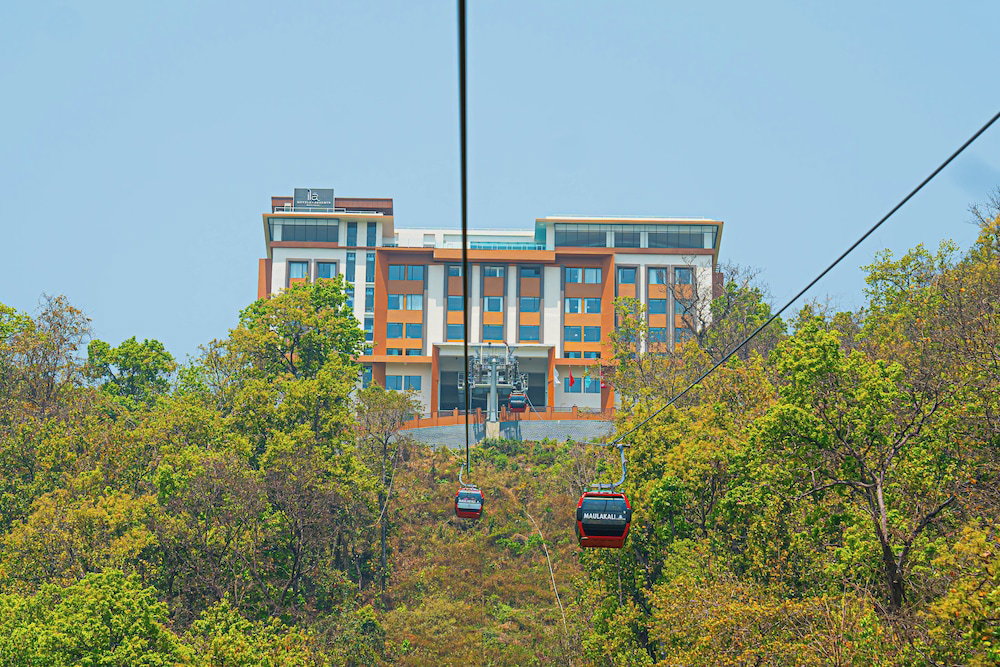 Отель · Ila Hotels and Resorts Maulakali, Bharatpur