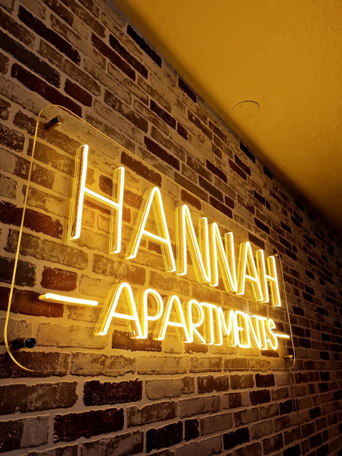 Hannah, Латвия