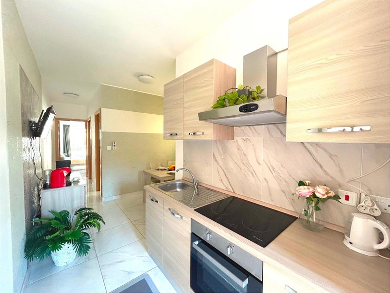 Arzella Apartments Xlendi, Premium 2BR, Bus Stop & Market Opposite, Xlendi, Malta