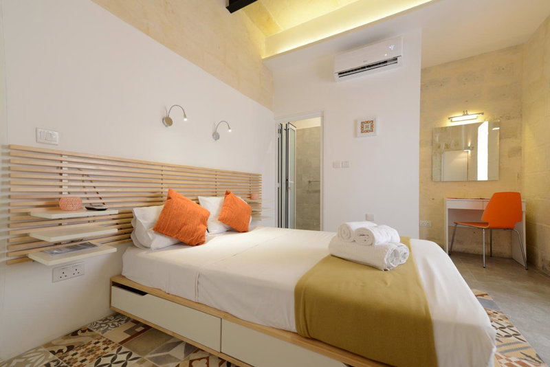 Lovely House Private Rooms by Vallettastay, Sliema, Malta