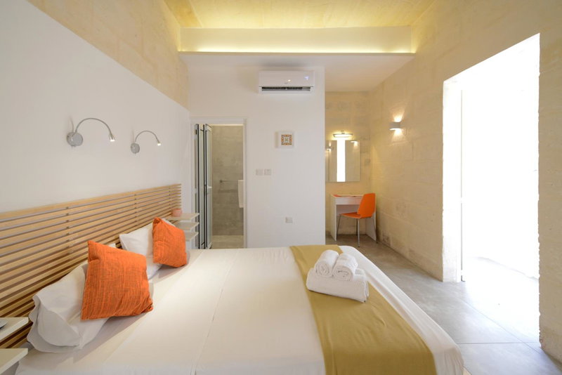 Lovely House Private Rooms by Vallettastay, Sliema, Malta