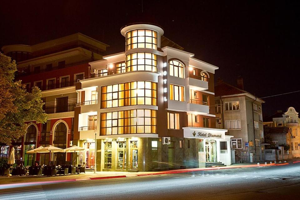 Отель · Hotel Diamond, Kazanlak