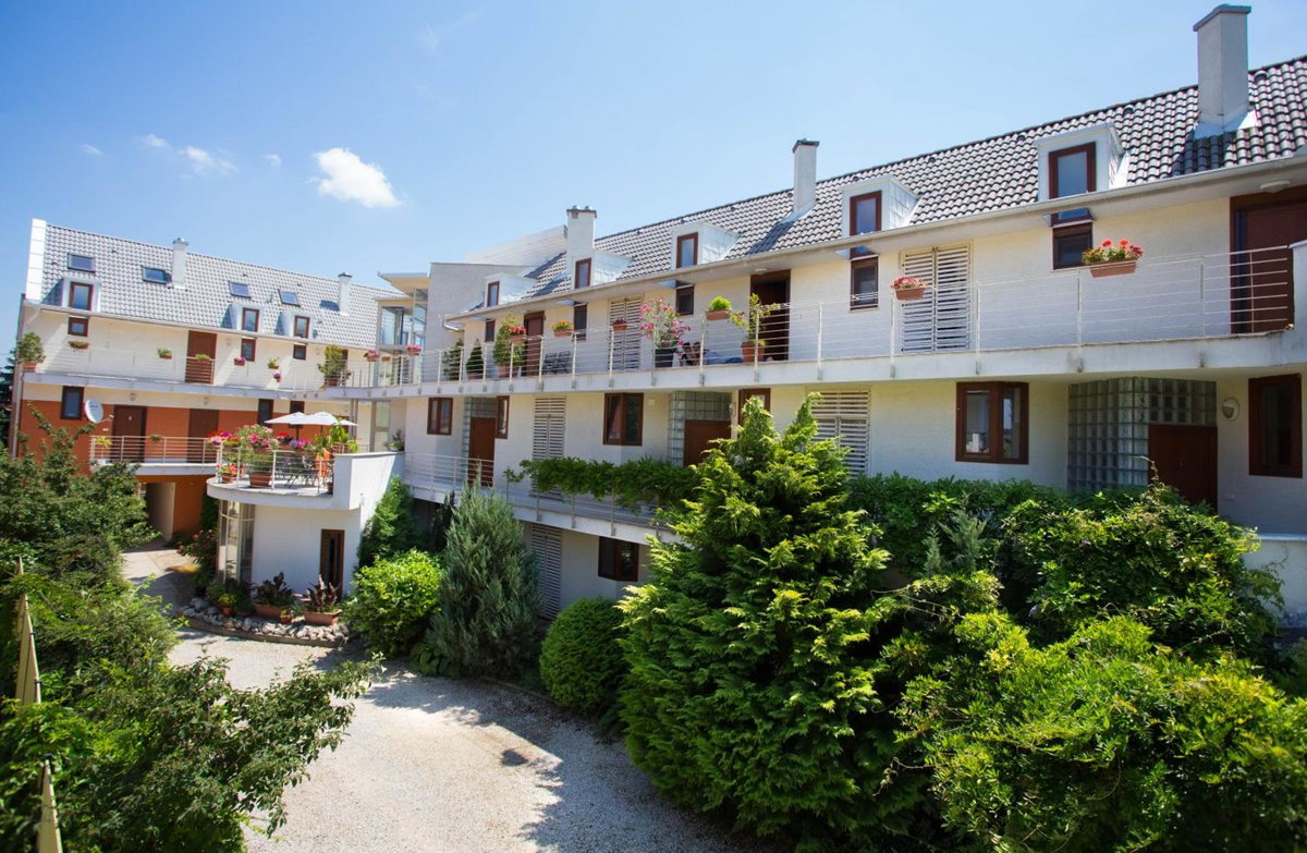 Отель · Feng Shui Wellness Apartmanház Hévíz, Keszthely