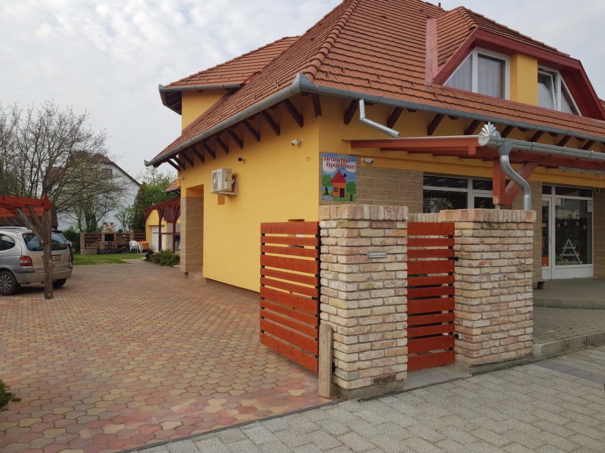 Отель · Aranyhal Apartman, Keszthely