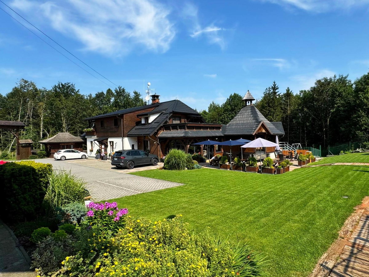 Hôtel · Hotel Na Dolině, Roznov Pod Radhostem