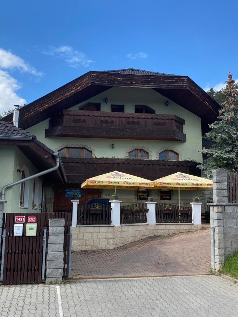 Отель · Penzion pod lesem, Most