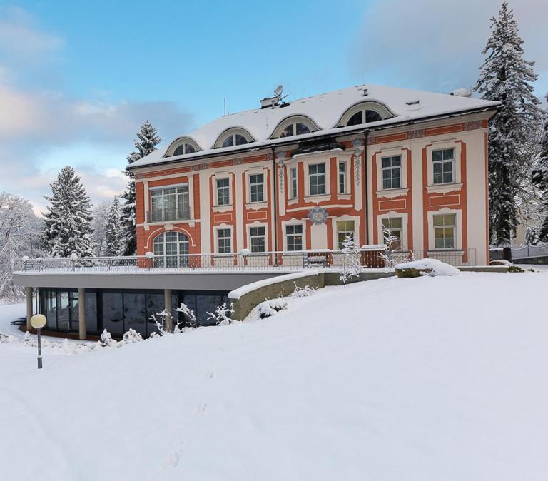 Hotel · Wellness & Spa hotel Villa Regenhart, Jeseník