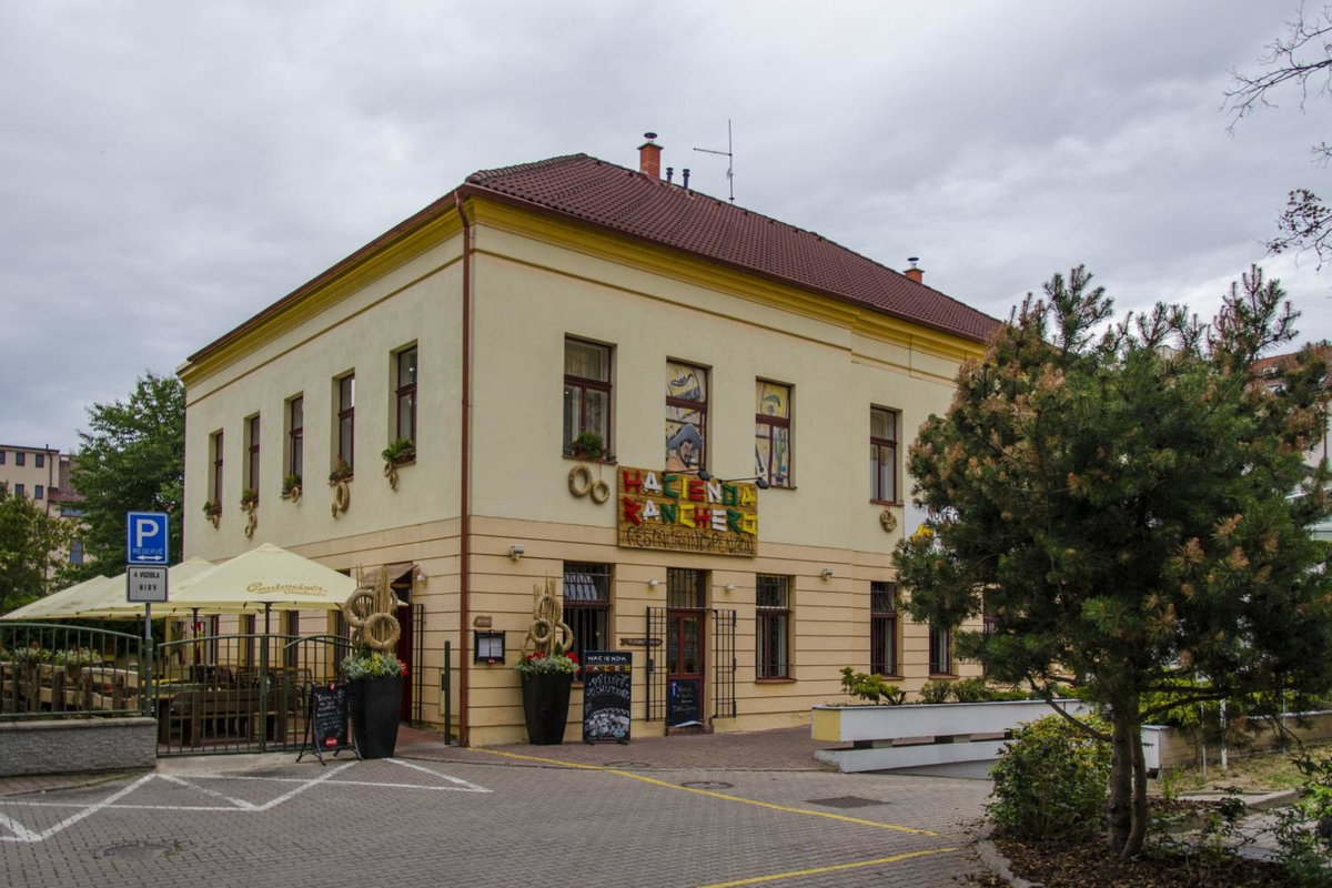 Hotel · Penzion Hacienda Ranchero, Pardubice