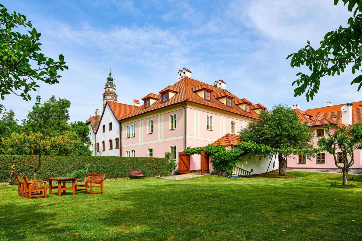 Hotel · Orangerie Garden by KH, Ceske Budejovice