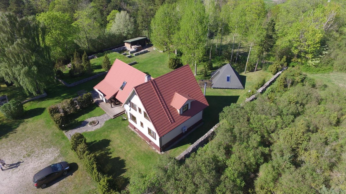 Keldrimäe külalistemaja, Эстония