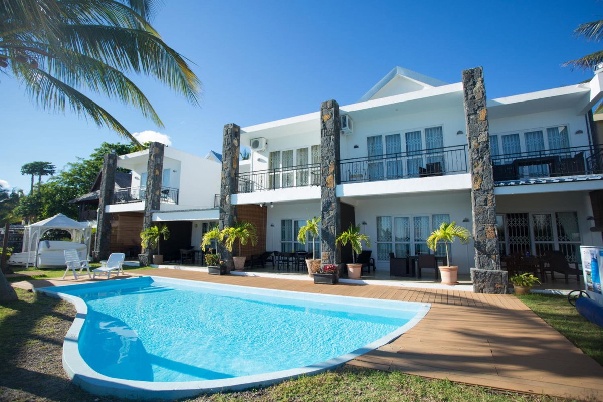 Hôtel · Garden Villas, Triolet