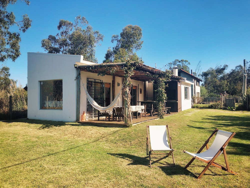 Tacheles, Uruguay