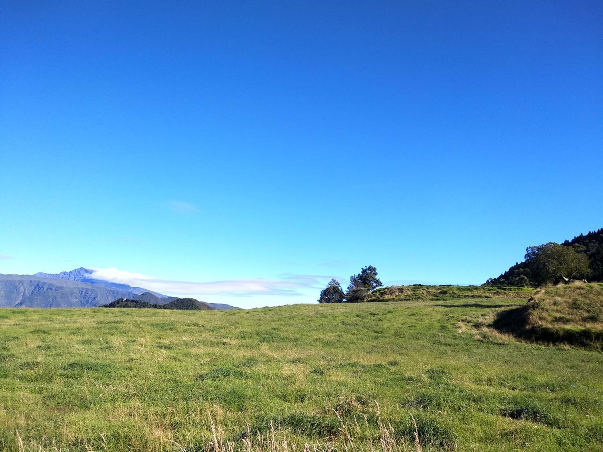 Changement d'air près du volcan, Treffen