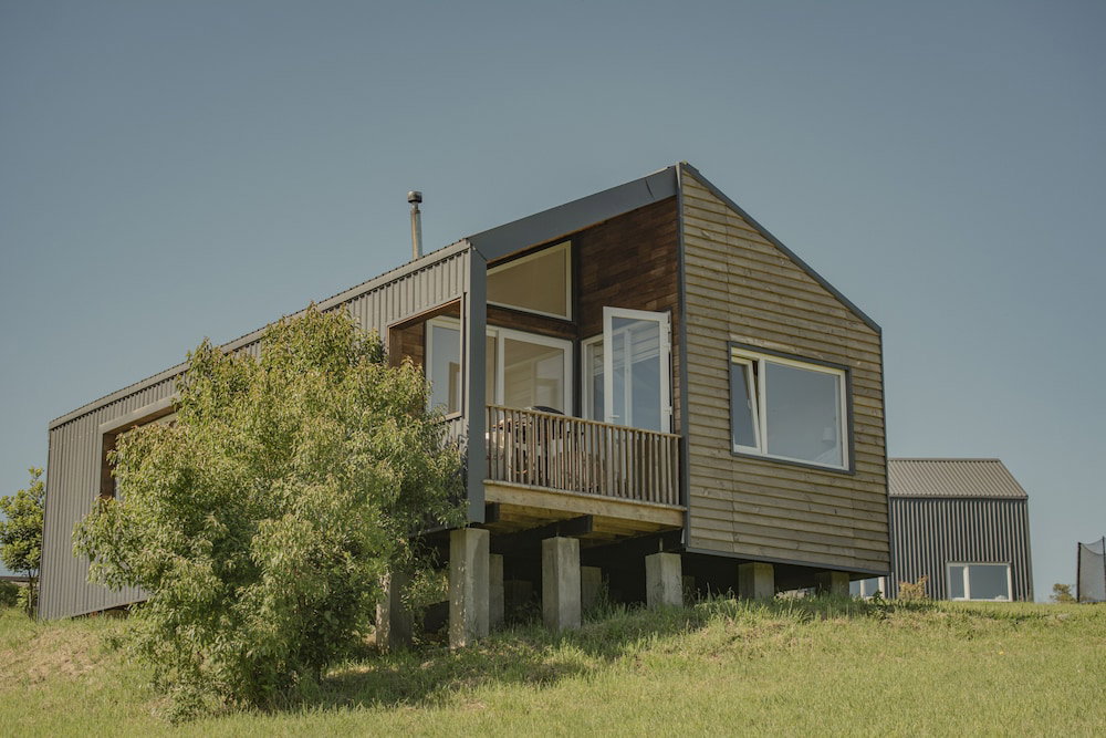 Ave Lodge, Chile