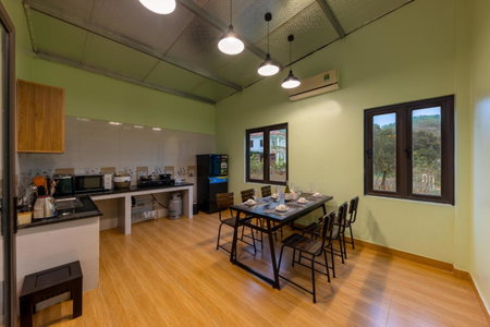 Cat Ba Spring Homestay, Cat Ba, Việt Nam