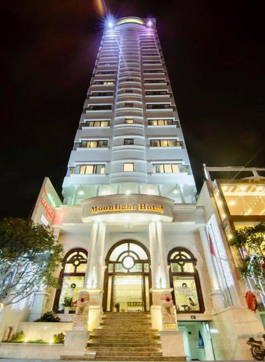 Moonlight Hotel & Suites - Highfloor view of the city center and Dragon Bridge, Đà Nẵng, Việt Nam