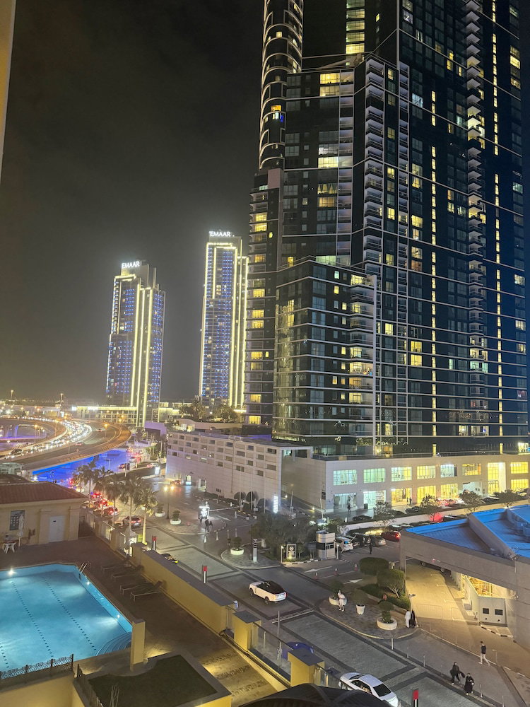 Отель · Royal Beach Residences, Дубай