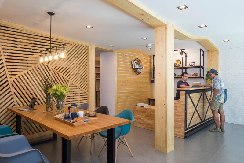 Timber Hostel, มักกะสัน, ประเทศไทย