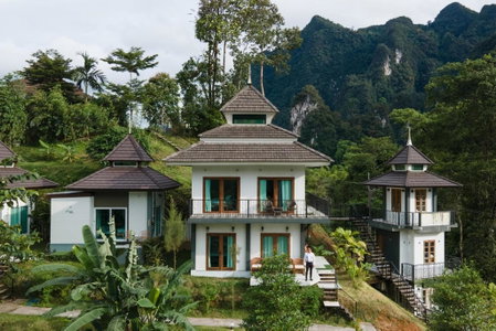 Magical Mountain View Resort, Khao Sok, ประเทศไทย