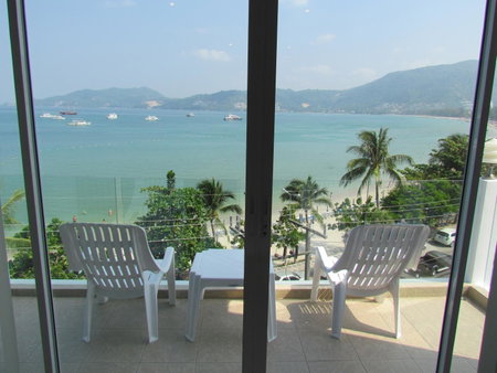 The Front Hotel and Apartments, คาทุ, ประเทศไทย