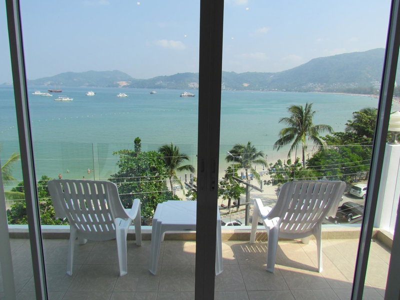 The Front Hotel and Apartments, คาทุ, ประเทศไทย