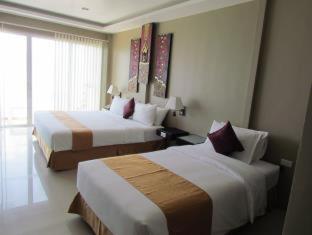 The Front Hotel and Apartments, คาทุ, ประเทศไทย