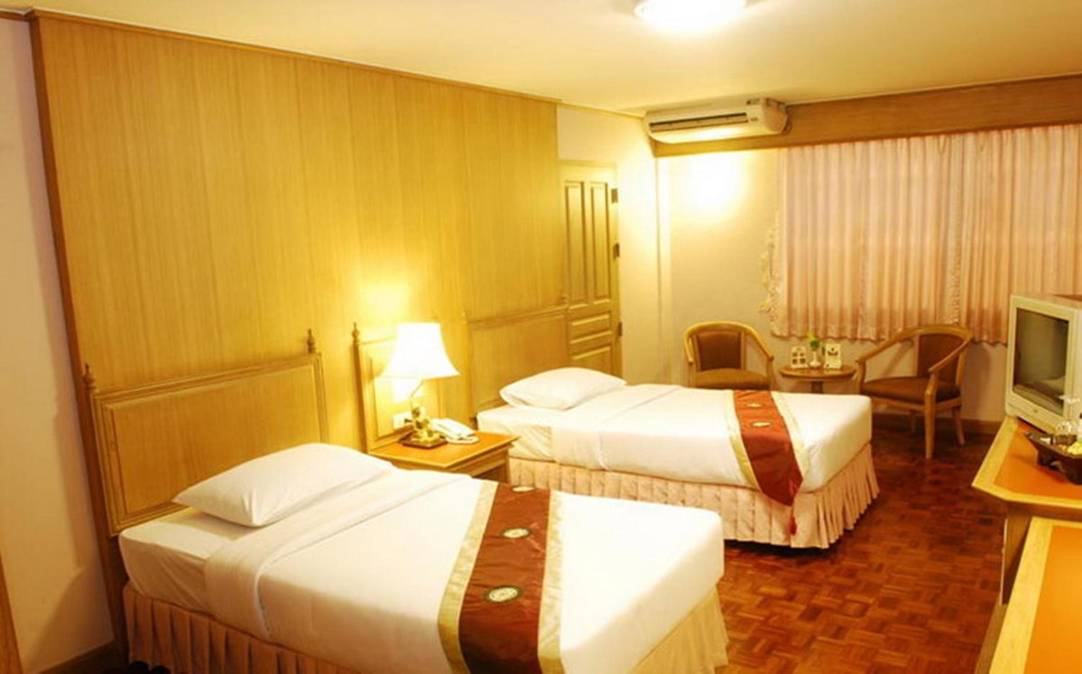 Hotel · Silom Village Inn, Makkasan