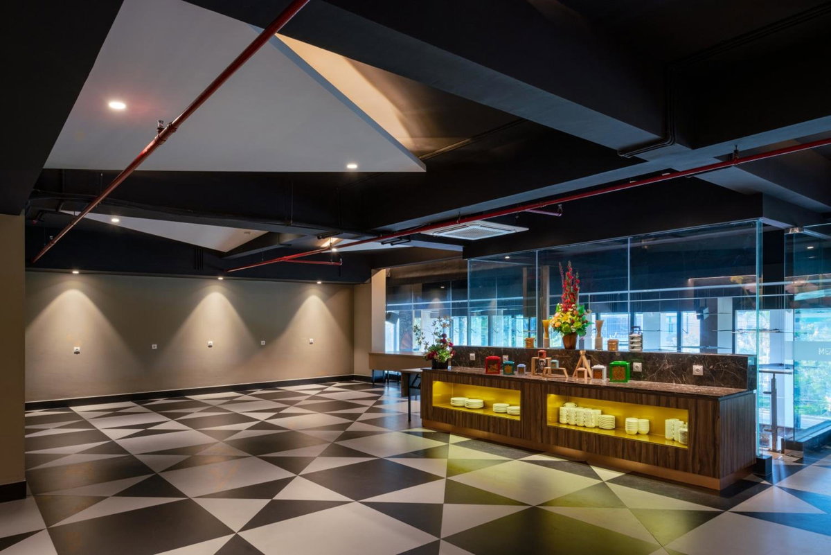 Luminor Hotel Airport Sidoarjo By WH , Best Choice and Strategic Location with a Rooftop area in Town, Indonesia