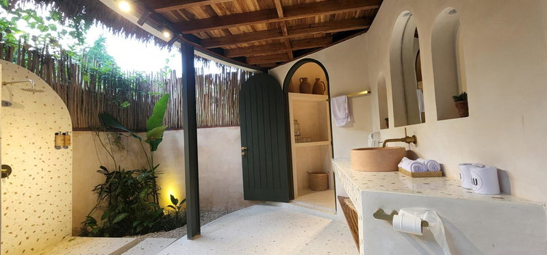 Tiu Oasis Lombok, Praya, 인도네시아 공화국