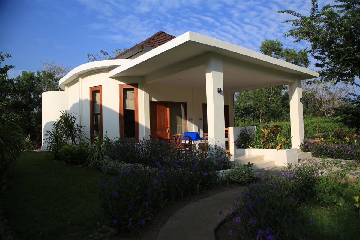 Puri Sari Beach Hotel, Indonésie