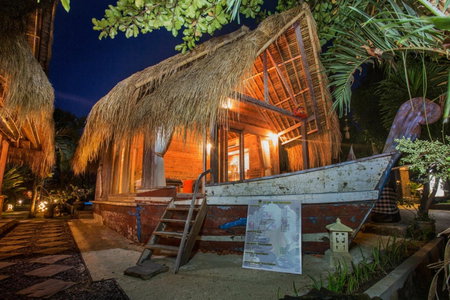 TS Hut Lembongan, 클룽클룽, 인도네시아 공화국