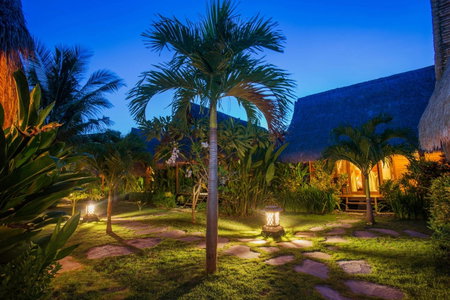 TS Hut Lembongan, 클룽클룽, 인도네시아 공화국