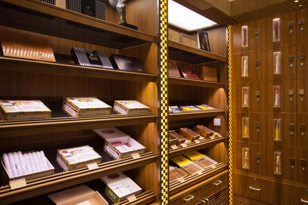 Cheery Dragon Canal Hotel Hangzhou - Intangible Cultural Heritage Hotel, Hangzhou, 中国