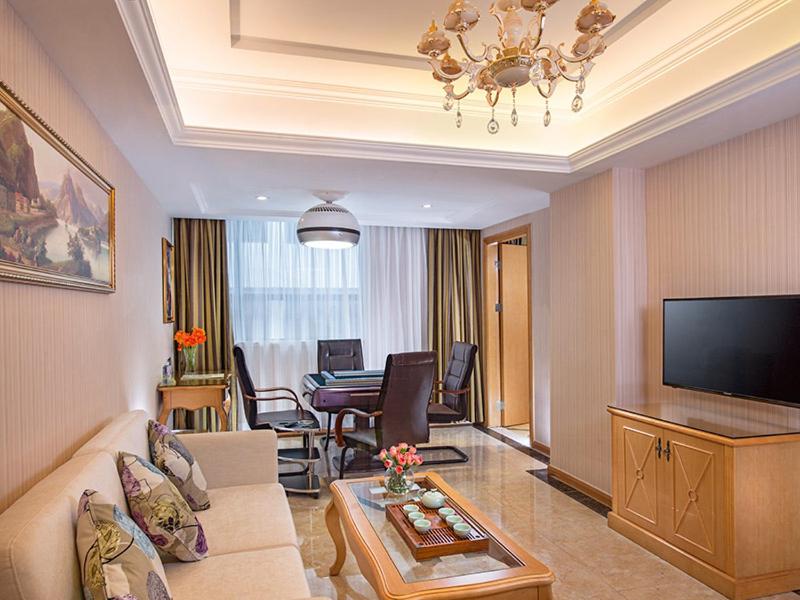 Vienna Hotel Shenzhen Fuyong Subway Station, Humen, 中国