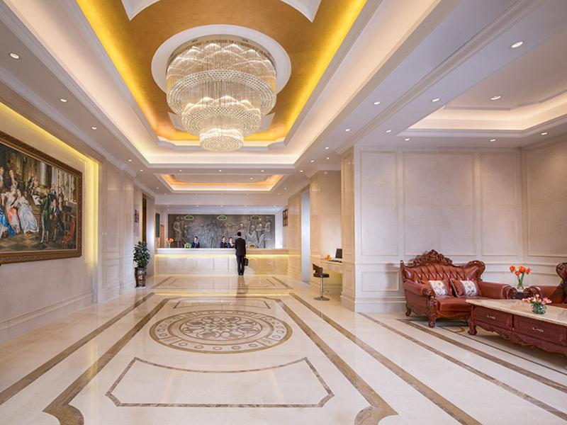 Vienna Hotel Shenzhen Fuyong Subway Station, Humen, 中国