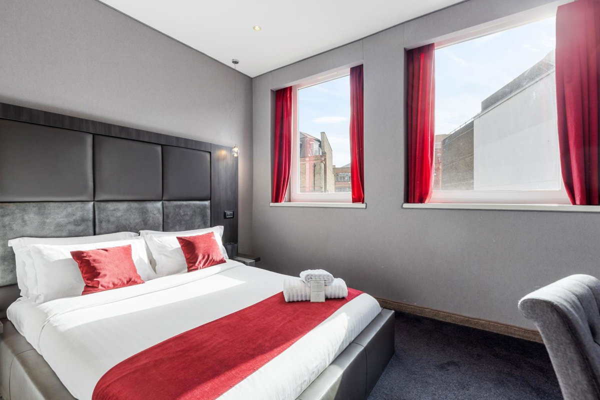 The Bryson Hotel, Royaume-Uni