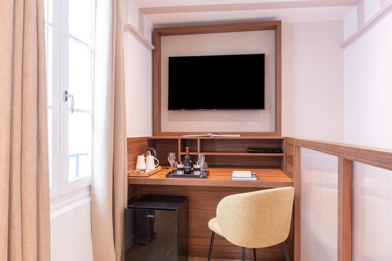 Hotel Le Placide Saint-Germain Des Prés, Paris, France