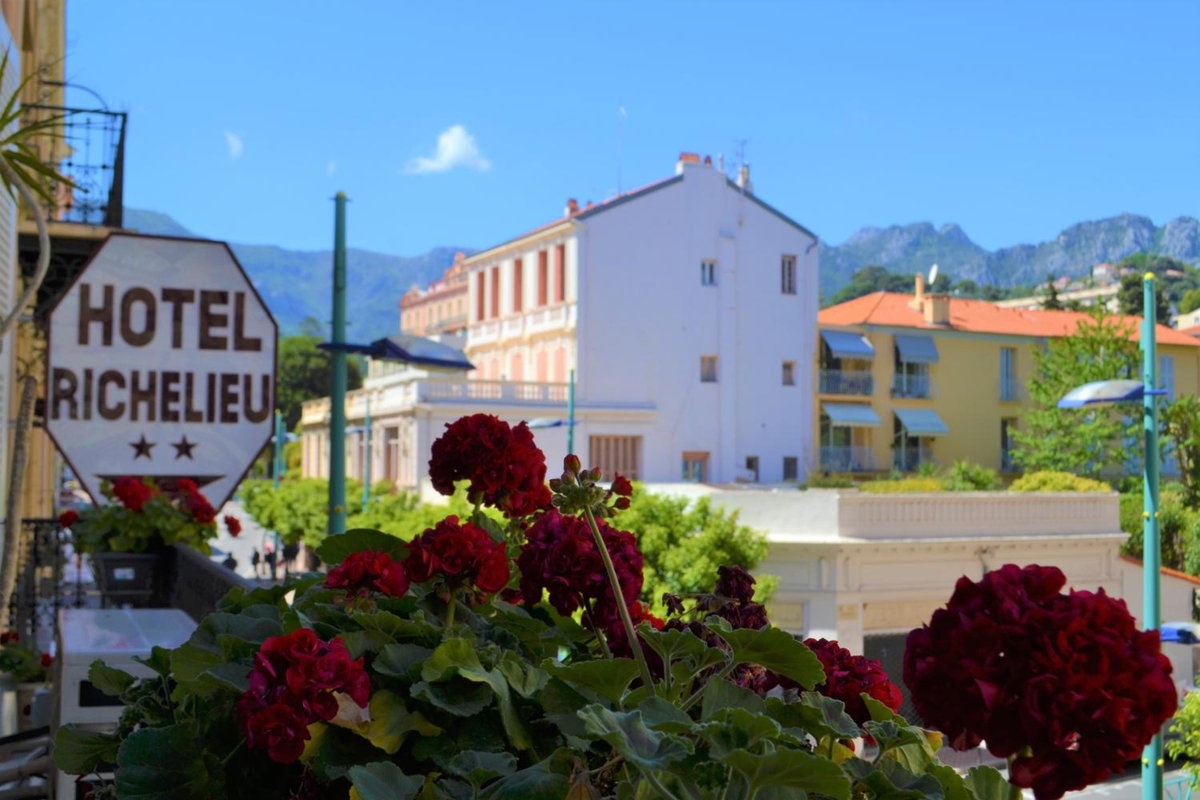 Hotel · Hôtel Richelieu, Menton