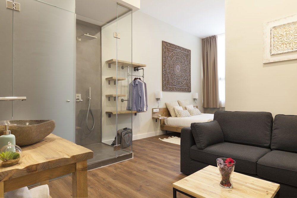 Hotel · Hotel Radha, La Marina De Port