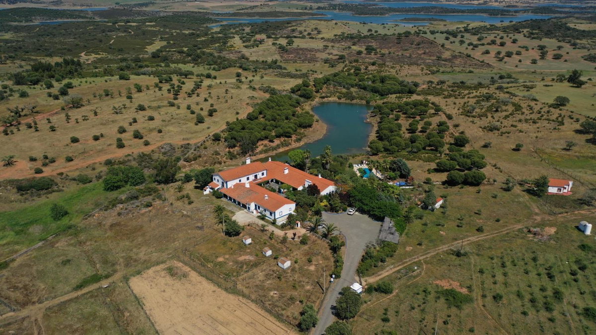 Отель · Monte Alerta Turismo Rural, Monsaraz